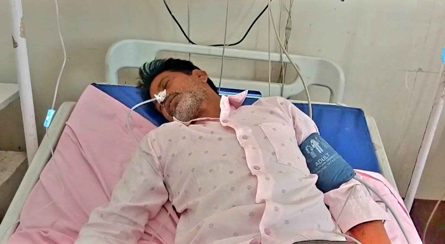 भैंस चोरी प्रकरण: पुलिस की कार्रवाई से असंतुष्ट पशुपालक ने कोतवाली में खाया जहर, हालत गंभीर