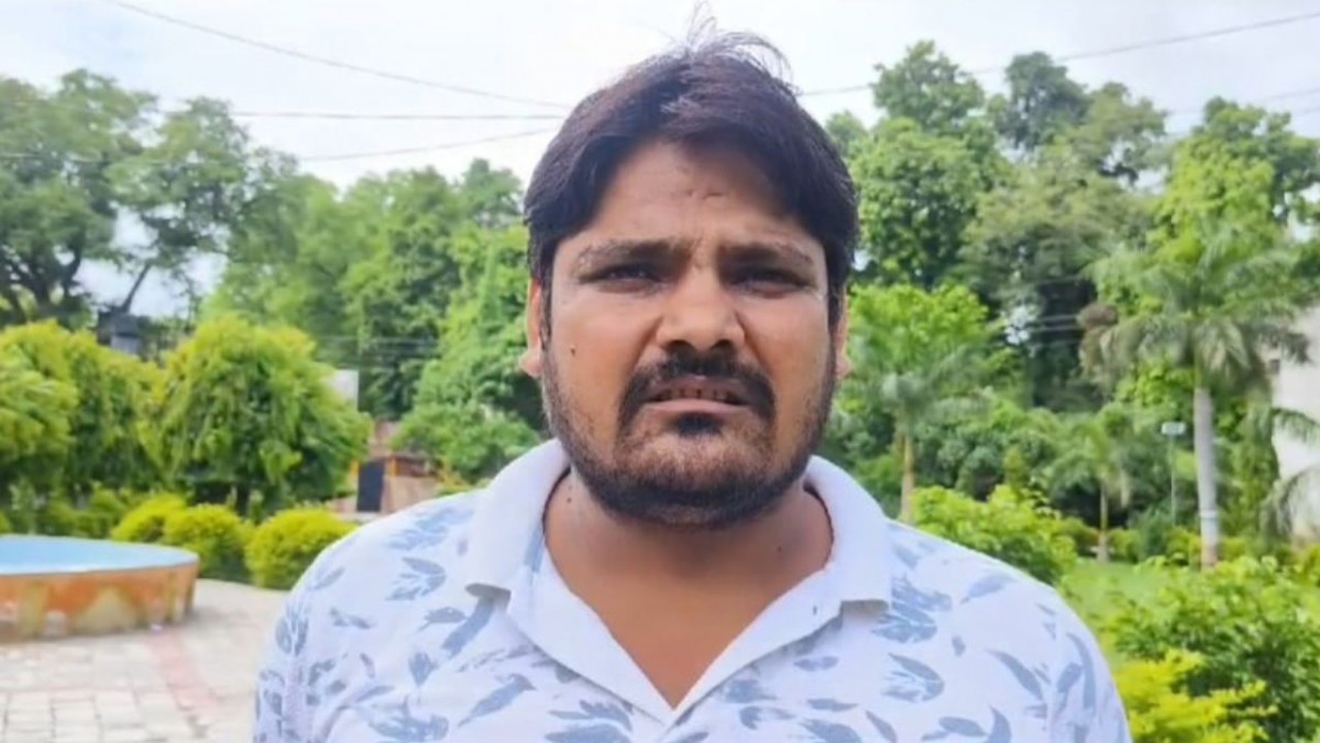 खनन इंस्पेक्टर पर ओवरलोड वाहनों से वसूली का आरोप, ऑनलाइन ली रिश्वत…ट्रांसपोर्टर बोले- महीना न देने पर वाहन करते सीज