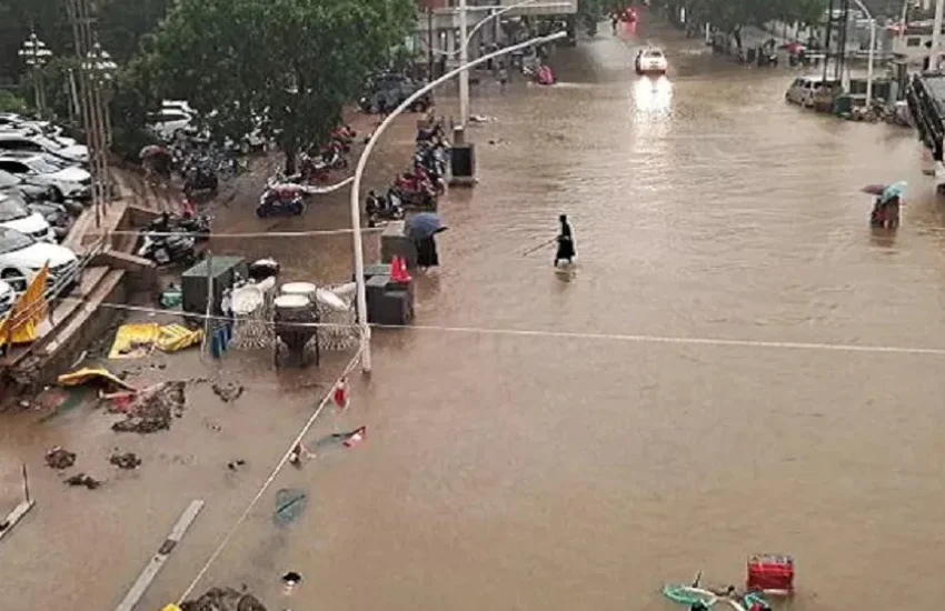 20 राज्यों में बारिश बनी आफत, गुजरात और एमपी में हाहाकार, अब तक 148 की मौत