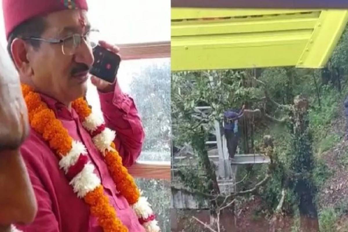 45 मिनट तक रोपवे पर विधायक समेत 70 लोग हवा में अटके रहे, देखें वीडियो