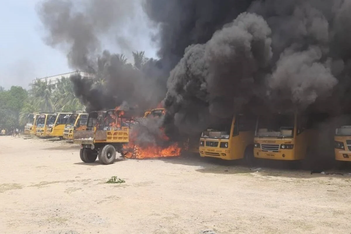 तमिलनाडुः टीचर के टॉर्चर से तंग आकर 12वीं छात्रा ने की खुदकुशी, आक्रोशित भीड़ ने दर्जनों वाहनों को फूंका, धारा 144 लागू