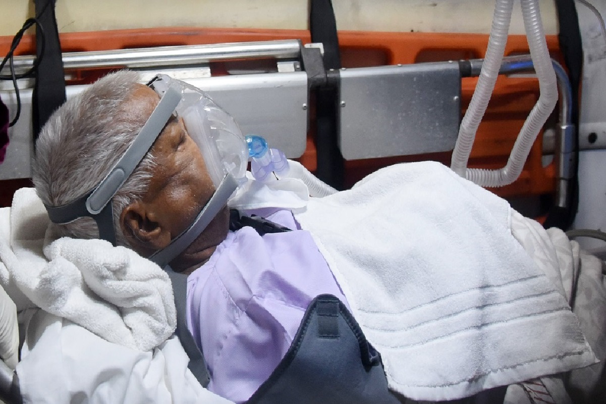 लालू प्रसाद यादव की हालत नाजुक, तेजस्वी यादव बोले – ‘3 जगह फ्रैक्चर, दवा के ओवरडोज से तबीयत बेहद बिगड़ी’