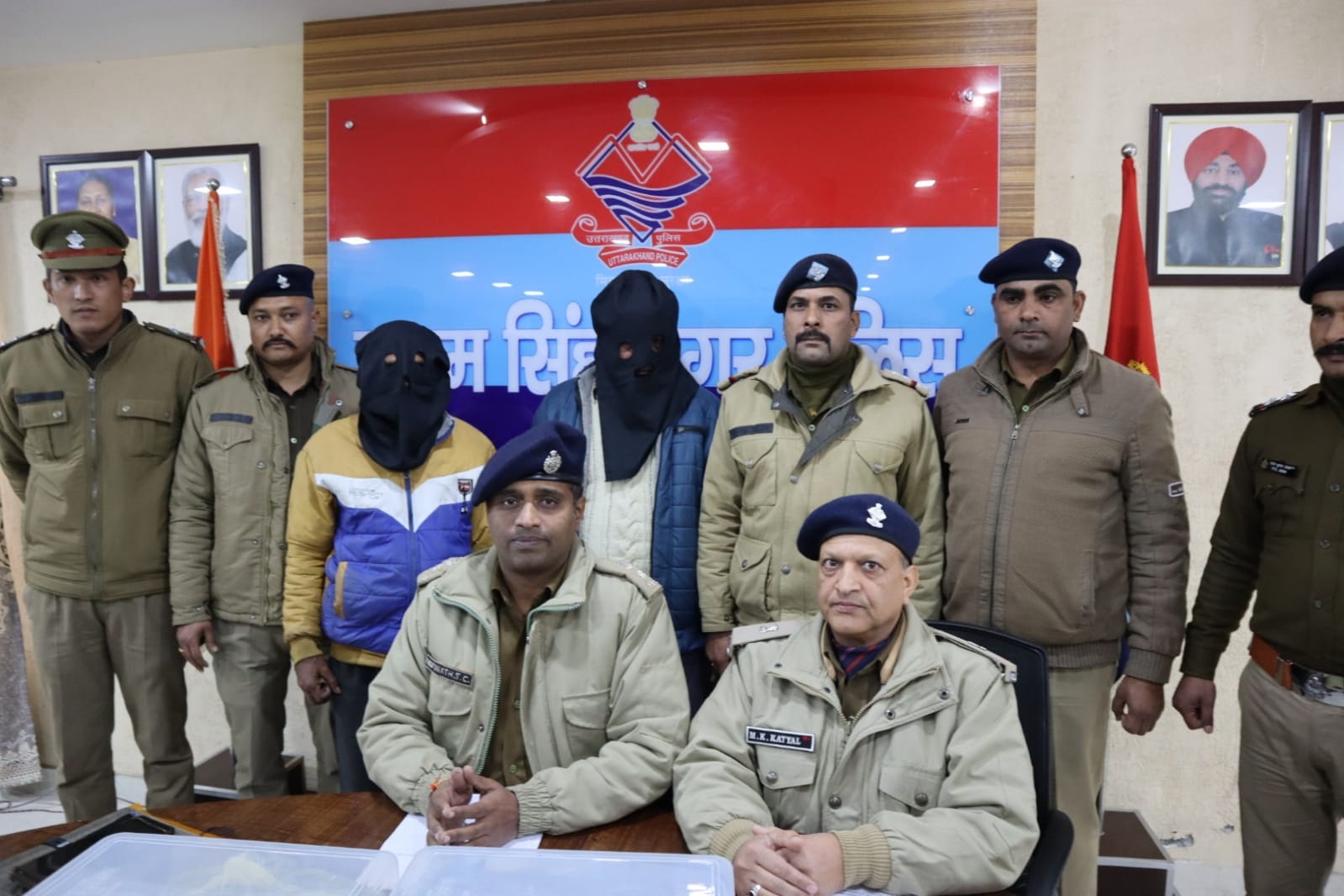 25  लाख  की चरस के साथ दो तस्कर दबोचे