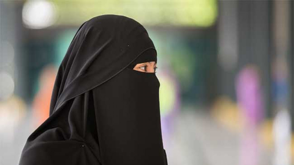 बाहर वाली के चक्कर में दिया तीन तलाक