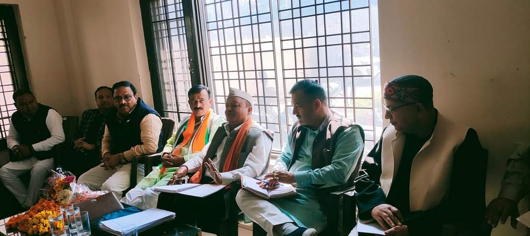 लोकसभा प्रभारी बलवंत सिंह भौर्याल ने भाजपा जिला कार्यालय पर कार्यकताओ की ली बैठक प्रभारी भौर्याल बोले लोकसभा चुनाव में पहले से बड़े अंतर से जीतने है अपने-अपने बूथ
