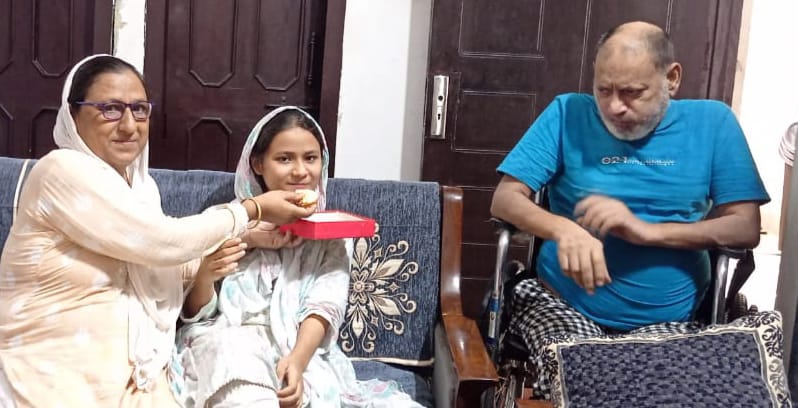 दरऊ की रगीबा खान ने किया टॉप, सेना में अफसर बनना लक्ष्य