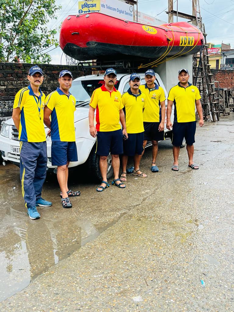 मूसलाधार बारिश से जिले नदियों का बहाव तेज,डीएम ने जारी किया अल र्ट