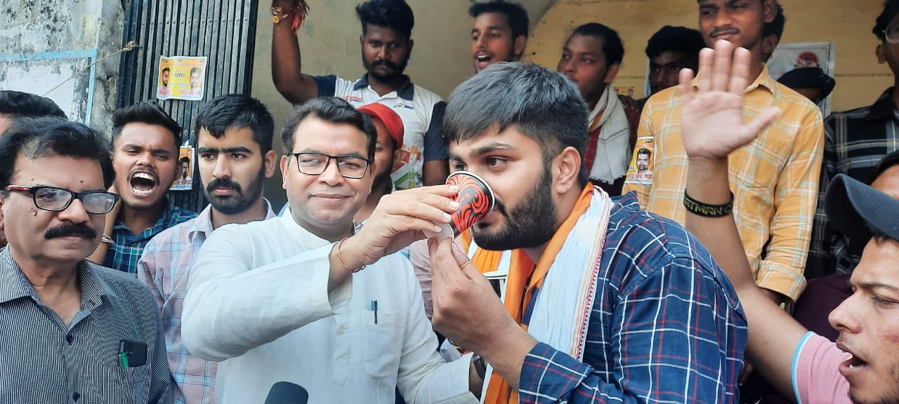 विधायक अरोरा के हस्तक्षेप के बाद एबीवीपी का आंदोलन हुआ समाप्त