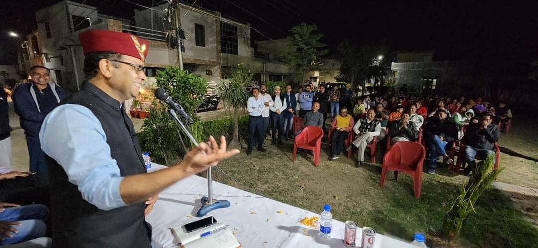 विधायक शिव अरोरा ने खुशी विला में सुनी समस्या  