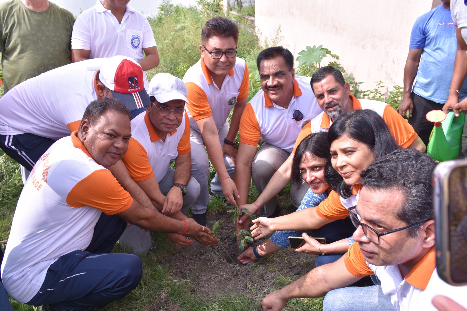 हरेला पर्व के उपलक्ष्य में शुरू हुआ पौधरोपण अभियान