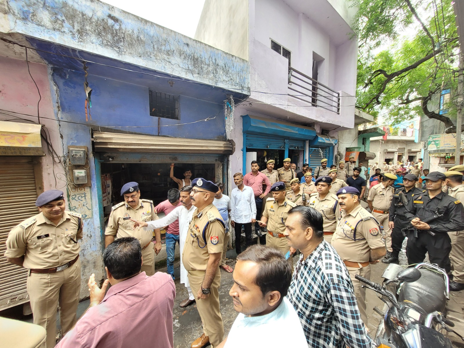 मोहर्रम को लेकर एडीजी जोन ने किया फ्लैग मार्च…