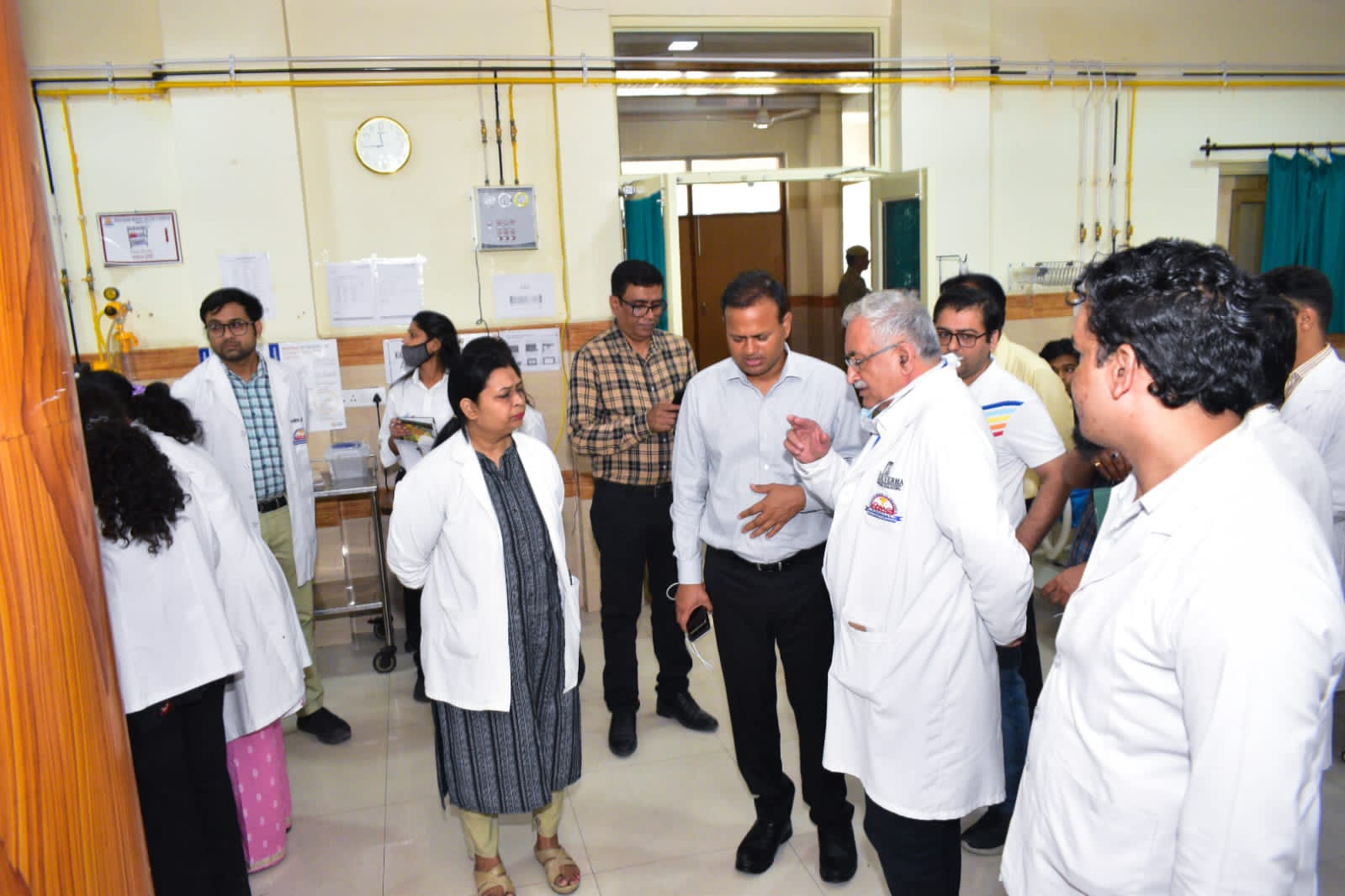 सी0बी0 गंज की घटना पर मुख्यमंत्री ने लिया संज्ञान, पांच लाख रुपये का मुआवजा देने तथा इलाज का समस्त व्यय वहन करने की करी घोषणा-जिलाधिकारी*