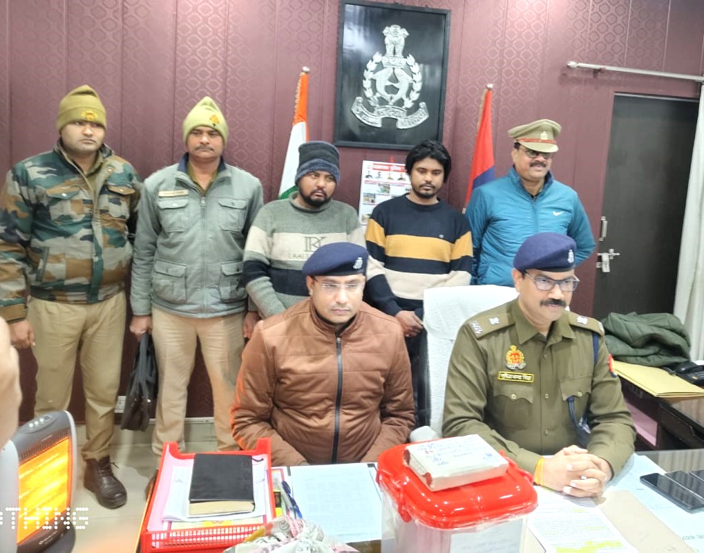 घर में स्मैक बनाने की फैक्ट्री पुलिस ने दबिश कब्जे से पांच करोड़ की स्मैक, पावर और कट पाउडर बरामद 