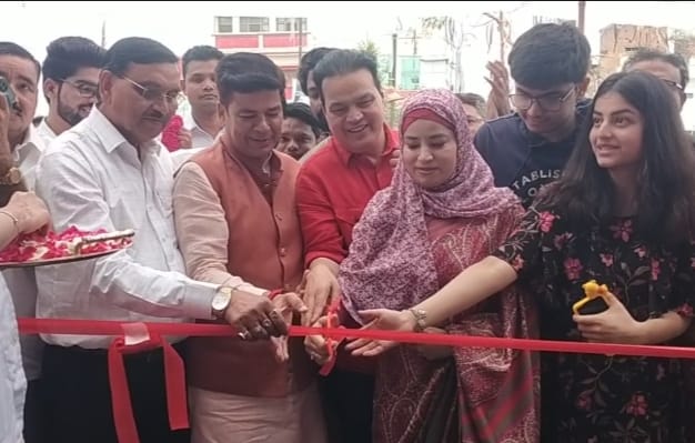 बरेली को मिला मैक्स लाइफ सुपर स्पेशलिटी हॉस्पिटल एवं आईवीएफ सेंटर,, मेयर उमेश गौतम ने फीता काटकर किया उद्घाटन