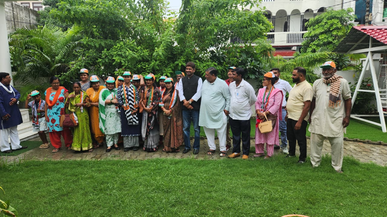 भाईचारा एकता मंच की संयोजक सहित सैकड़ों महिलाओं ने थामा कांग्रेस का दामन