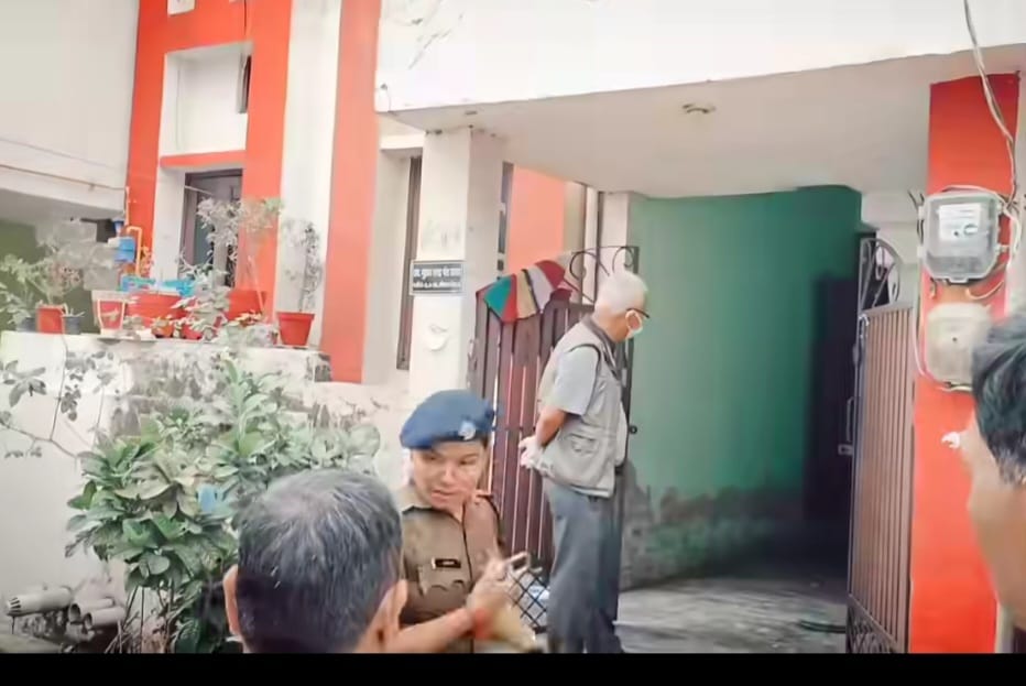 कौशल्या फेस-2  में घर के अंदर मिला शिक्षिका का अधजला शव