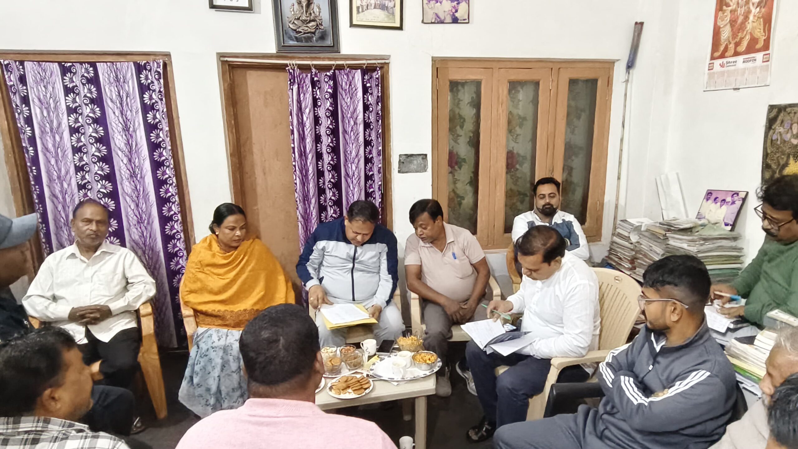 चाय पर चर्चा, महापौर ने अधिकारियों को दिए समस्याओं के समाधान के निर्देश