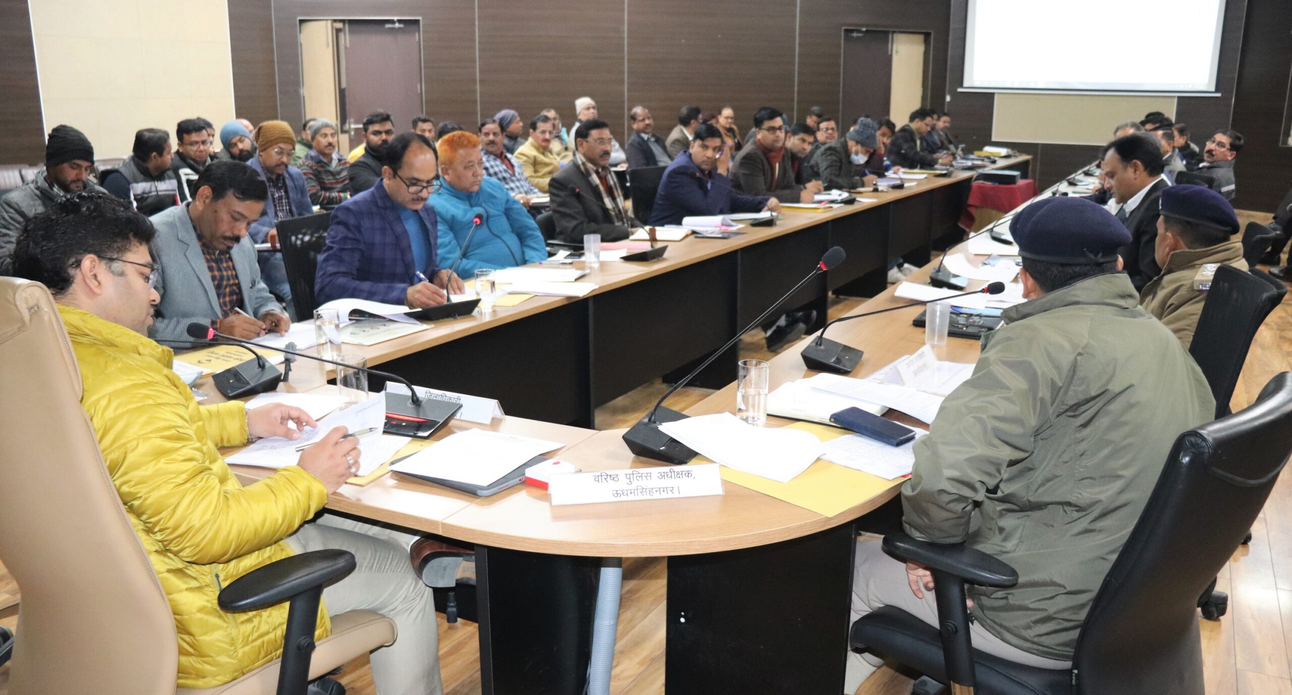 औद्योगिक इकाईयों को कम्पलीशन सर्टिफिकेट से सम्बन्धित आवेदन पत्रों को 15 दिन के भीतर निस्तारित करने के निर्देश 