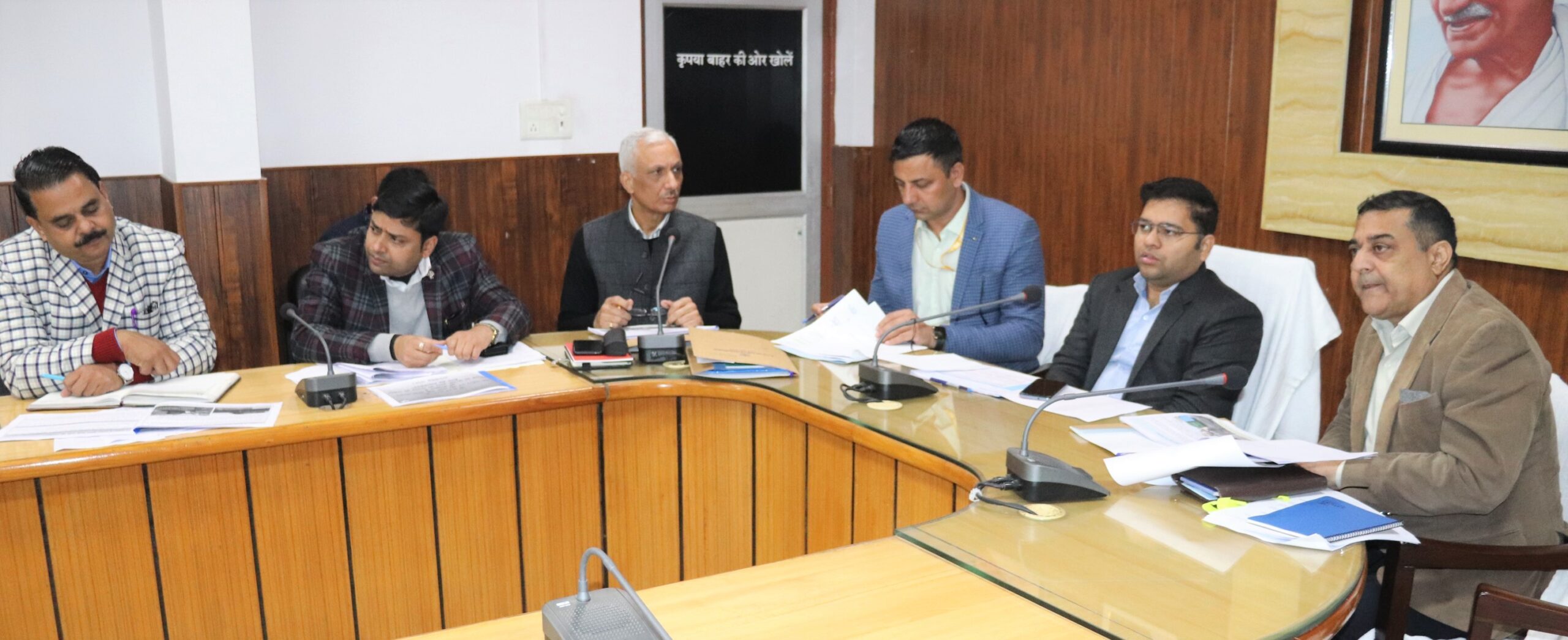 केन्द्रीय रक्षा एवं पर्यटन मंत्रालय से आये प्रतिनिधियों ने संचालित एवं प्रस्तावित बड़े कार्यों की समीक्षा की 