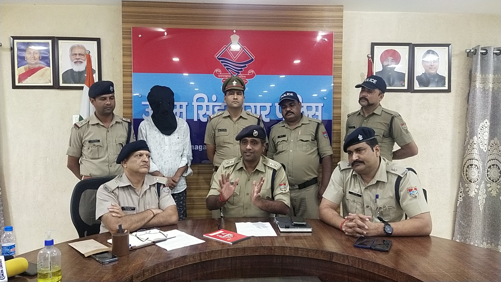 ई राशनकार्ड बनाने का ठेका देने के नाम पर धोखाधड़ी कर 38 लाख हड़पे, एक गिरफ्तार।