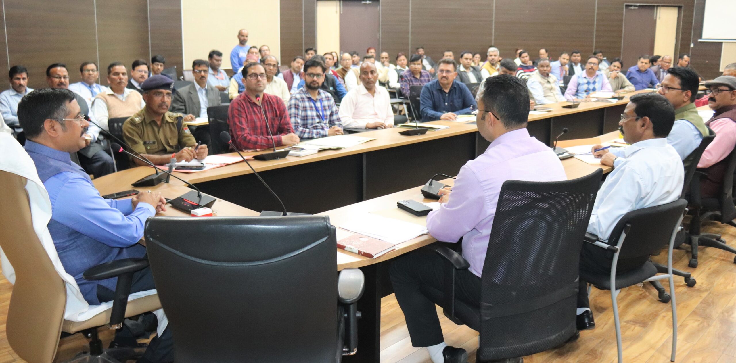 05 मार्च को आयोजित होने वाली कनिष्ठ सहायक परीक्षा के सफल संचालन हेतु की बैठक 