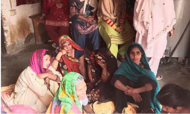 होली की खुशियां मातम में बदलीं, गांव में जलीं चार चिताएं…हर कोई गमगीन