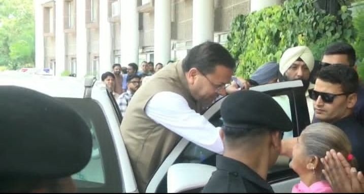 पत्रकार की आवाज़ बनी बुजुर्ग की फरियाद, सीएम धामी ने दिए समस्या समाधान के निर्देश