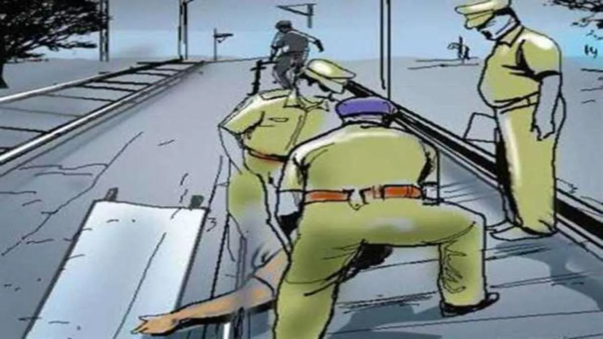 रेलवे ट्रैक किनारे मिला मजदूर का क्षत विक्षत शव