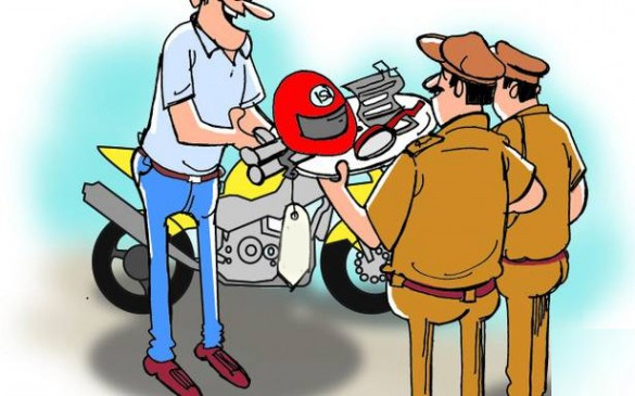 बाजपुर में हेल्मेट के लिए जागरूक करने को गांधीगिरी