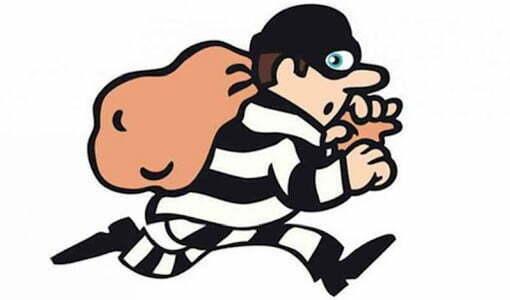 गोदाम से सामान चोरी करते  दुकान मालिक ने  युवक पकड़ा