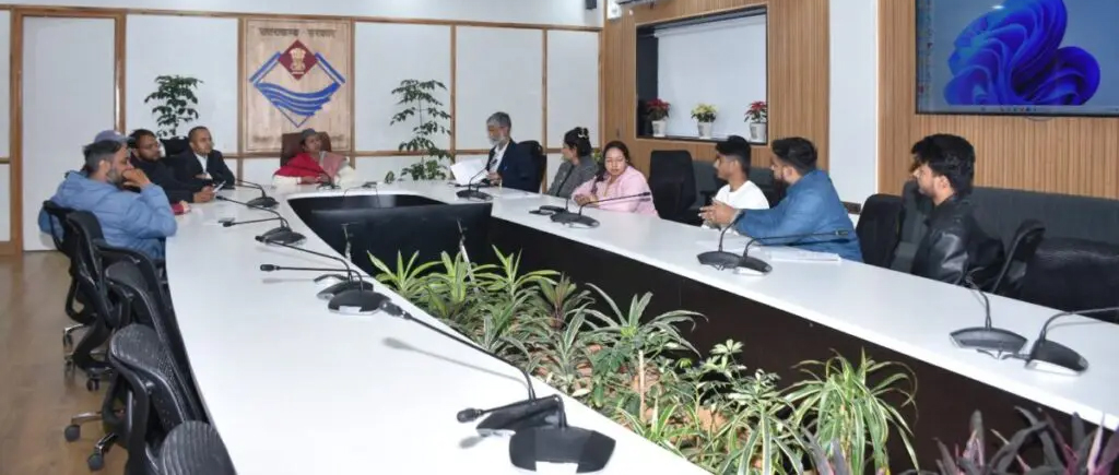 अपर मुख्य सचिव राधा रतूड़ी से मिले पीसीएस मुख्य परीक्षा के अभ्यर्थी  अभ्यर्थियों ने पीसीएस मुख्य परीक्षा समय पर आयोजित करवाने हेतु किया निवेदन