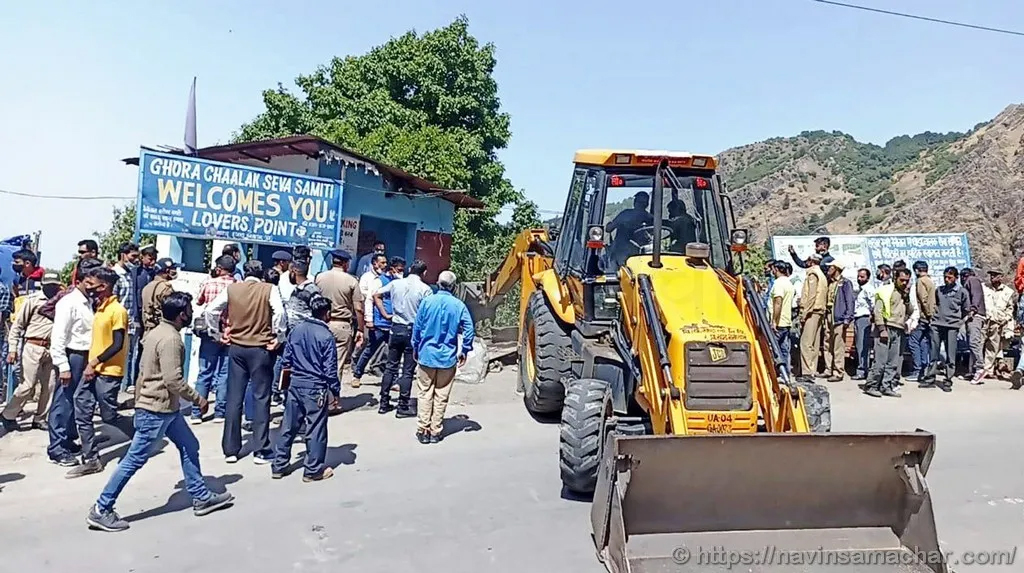 बनभूलपुरा में 7 बिल्डिंग सील, एक बड़ा निर्माण ध्वस्त, कई को नोटिस