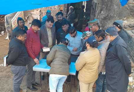 चौथे दिन भी जारी रहा रेलवे भूमि का सर्वे