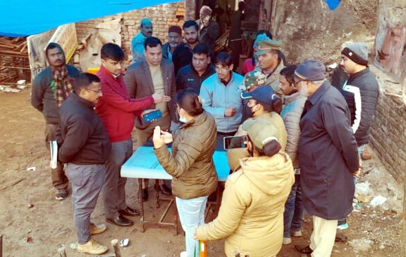 बनभूलपुरा में दूसरे दिन भी जारी रहा रेलवे भूमि पर सर्वे कार्य