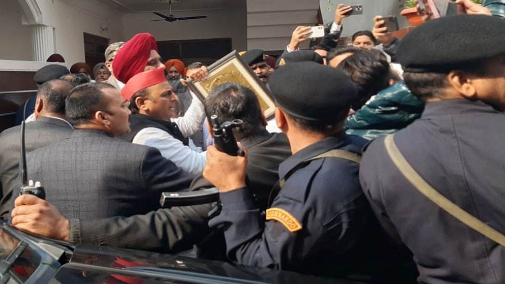 रुदपुर  पहुंचे अखिलेश यादव, कहा- सपा की मजबूती के लिए करेंगे संगठन की बैठक