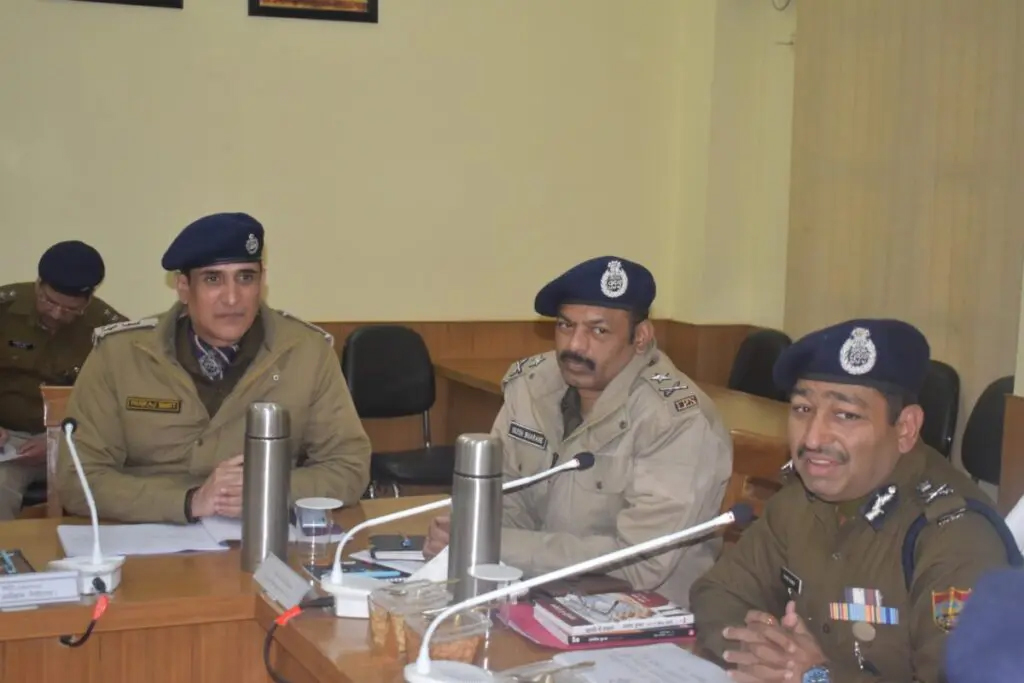 हल्द्वानी पहुंचे डीजीपी एक्शन में दिखे, एक सस्पेंड, CO खुद लिखेंगे अपना क्राइम रजिस्टर 
