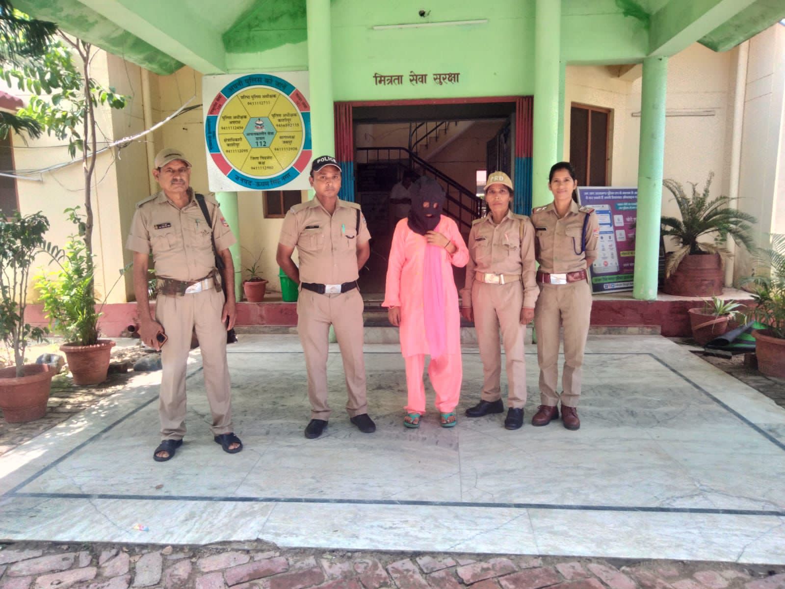 पुलिस ने गांजा तस्कर महिला को गिरफ्तार कर भेजा जेल