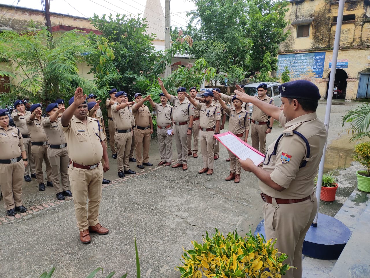 मेरी माटी मेरा देश अभियान के तहत पुलिस ने लिया पंच प्रण शपथ