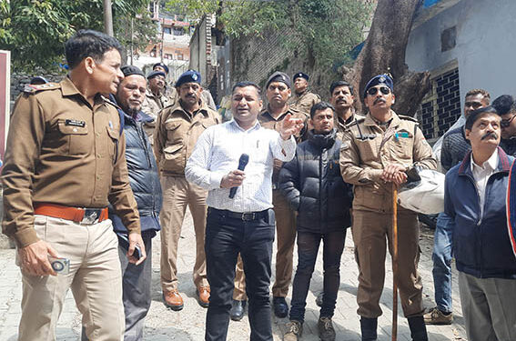 नैनीताल में अवैध रूप से बनाये गए पांच मंजिला भवन को किया ध्वस्त