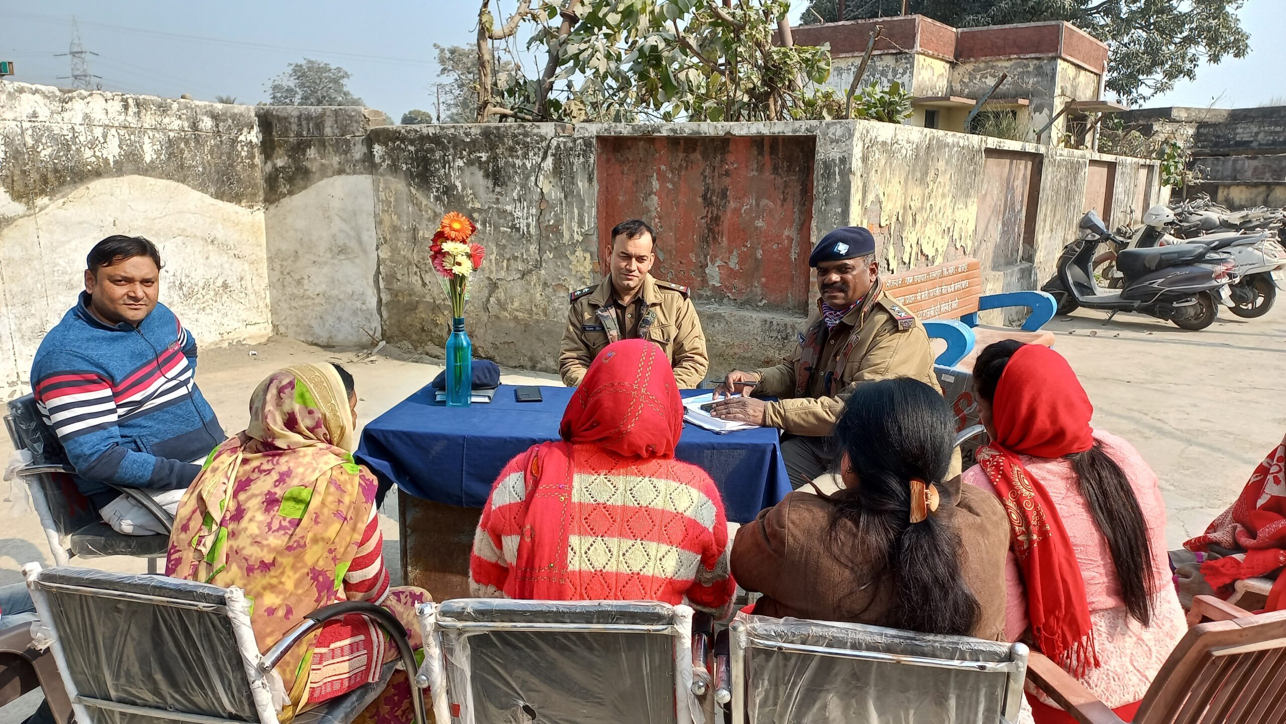 नवनियुक्त चौकी इंचार्ज ने व्यापार मंडल के पदाधिकारियों के साथ की बैठक