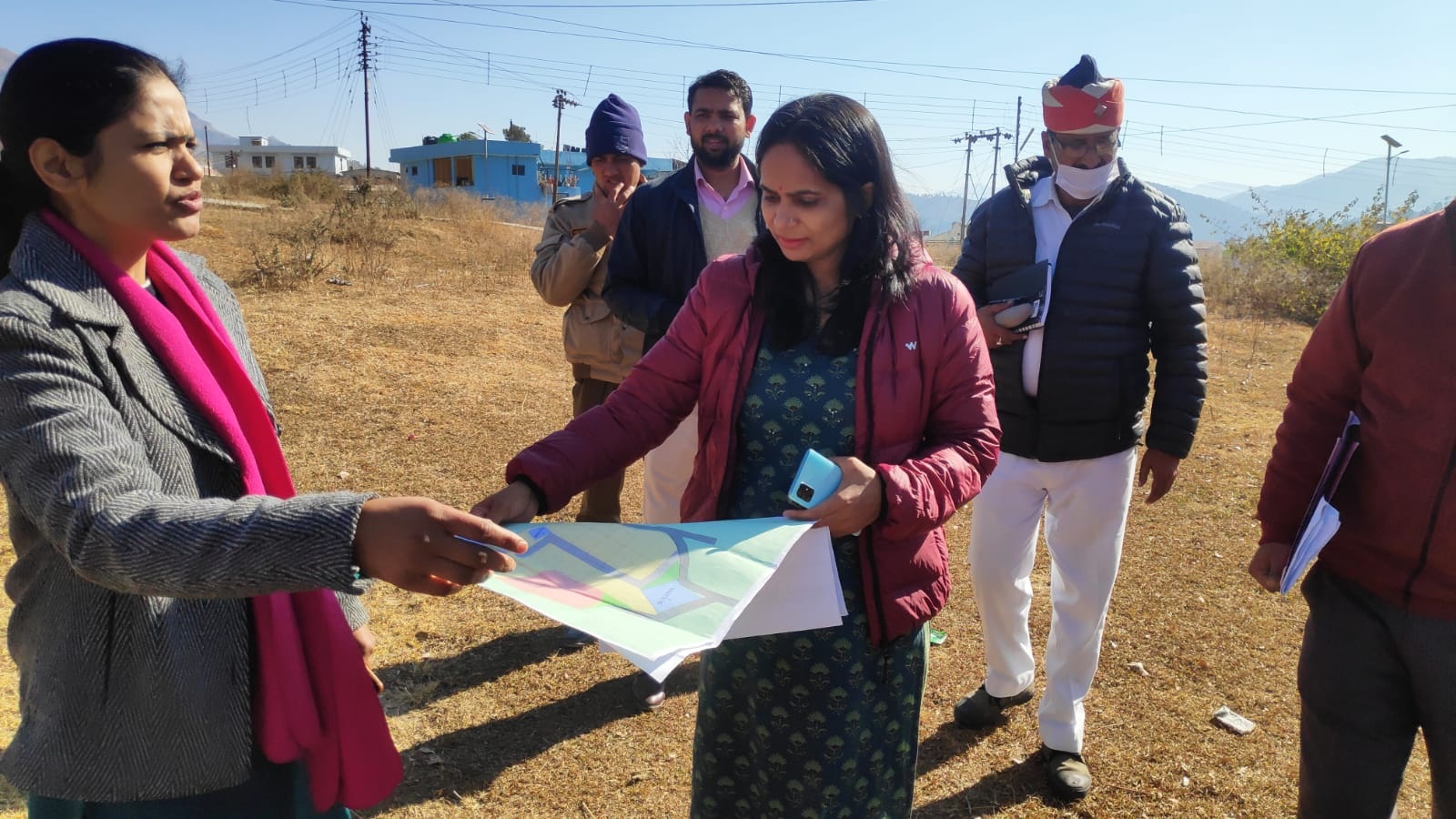 डीएम ने ली औद्योगिक आस्थान विण में हो रहे कार्यों की जानकारी