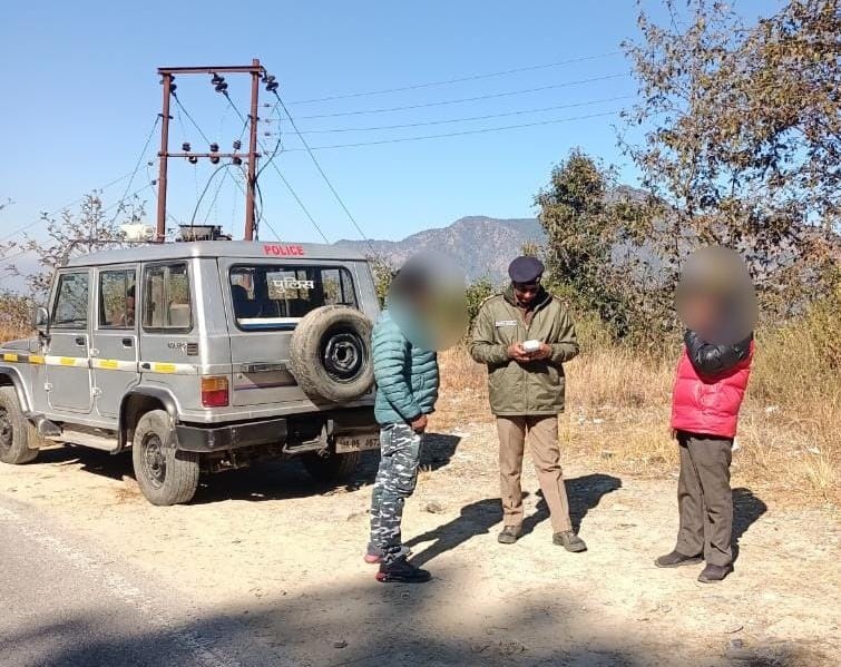 यातायात नियमों का उल्लंघन करने पर 120 पर हुई कार्रवाई