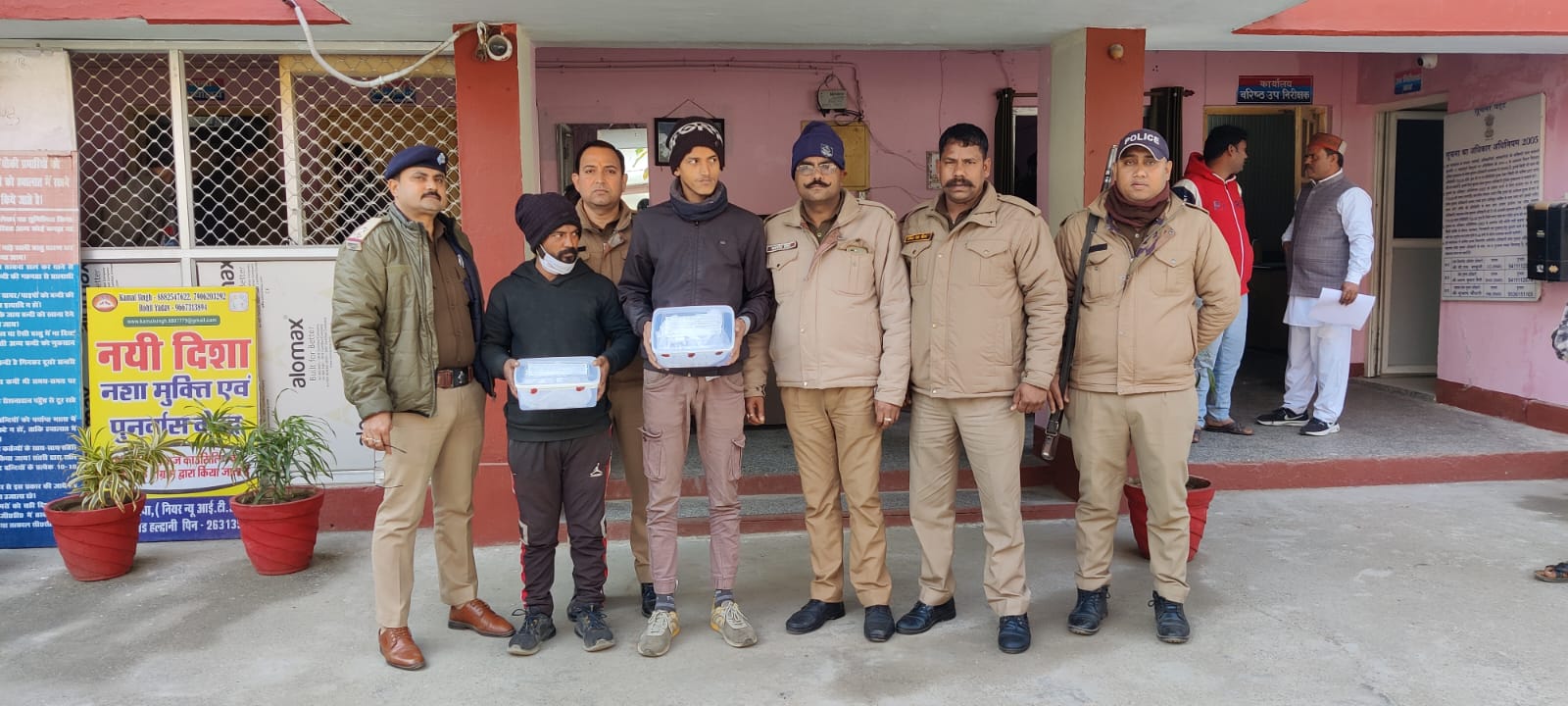 नशे के इंजेक्शनो के साथ दो युवक गिरफ्तार   