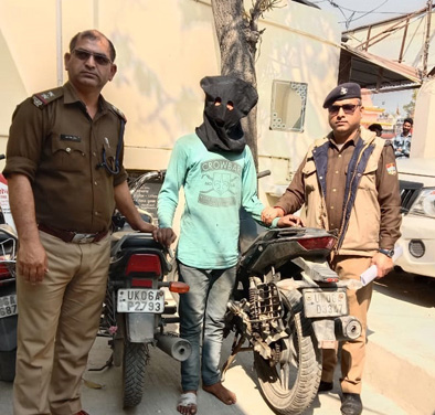 चोरी की दो मोटर साइकिल के साथ युवक को किया गिरफ्तार