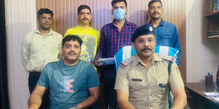 एसटीएफ ने हरिद्वार से धोखाधड़ी करने वाले गिरोह का सरगना दबोचा