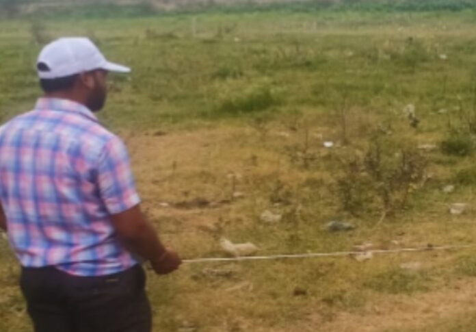 प्रशासन ने शुरू की अटरिया मंदिर भूमि की पैदाइश