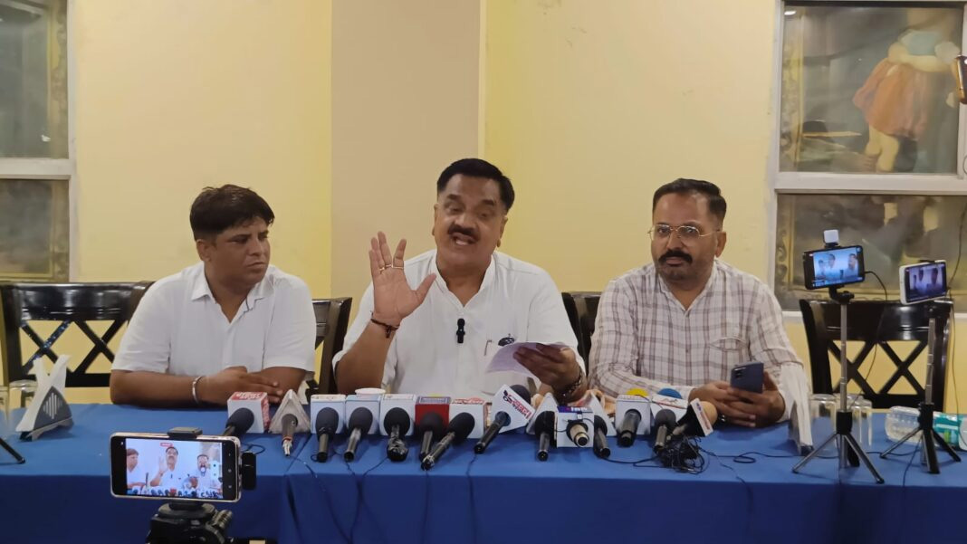 ठुकराल ने मीडिया से लगाई गुहार, बोले अली बाबा चालीस चोर ‘ से मेरे शहर को बचा लो  कहा वसूली करने के असली गुनहगारों को क्यों बचा रही पुलिस? पूर्व विधायक ठुकराल ने सीबीआई जांच की मांग उठाई