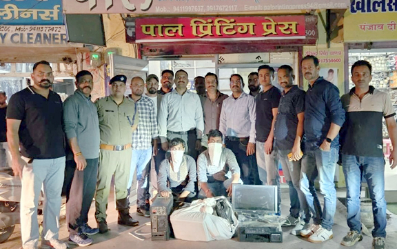 एसटीएफ ने नार्को आतंकी मॉड्यूल के दो अन्तर्राष्ट्रीय नशा तस्कर दबोचे करोड़ों की कोकीन तस्करी गिरोह में थे शामिल, फर्जी दस्तावेज व उपकरण बरामद