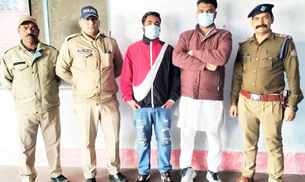 पुलिस ने दो वारंटी समेत जिलाबदर दबोचा 