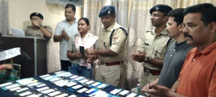 एसओजी की कड़ी मेहनत से मिली सफलता, 50 लाख के मोबाइल बरामद 